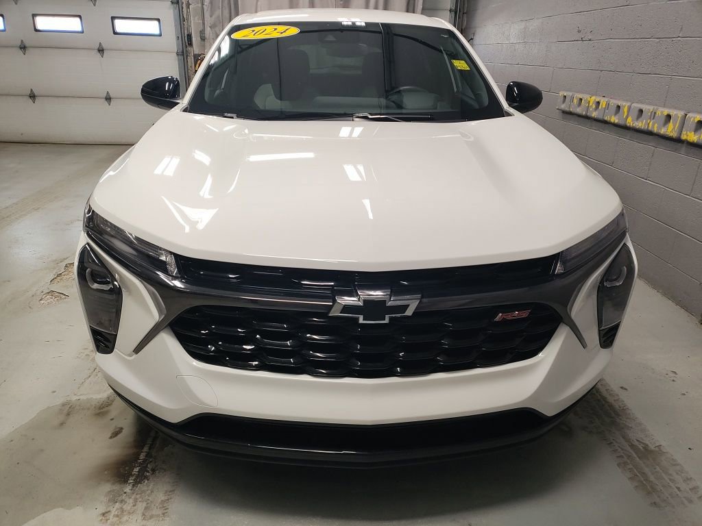 Certified 2024 Chevrolet Trax RS w/ Driver Confidence Package image 6