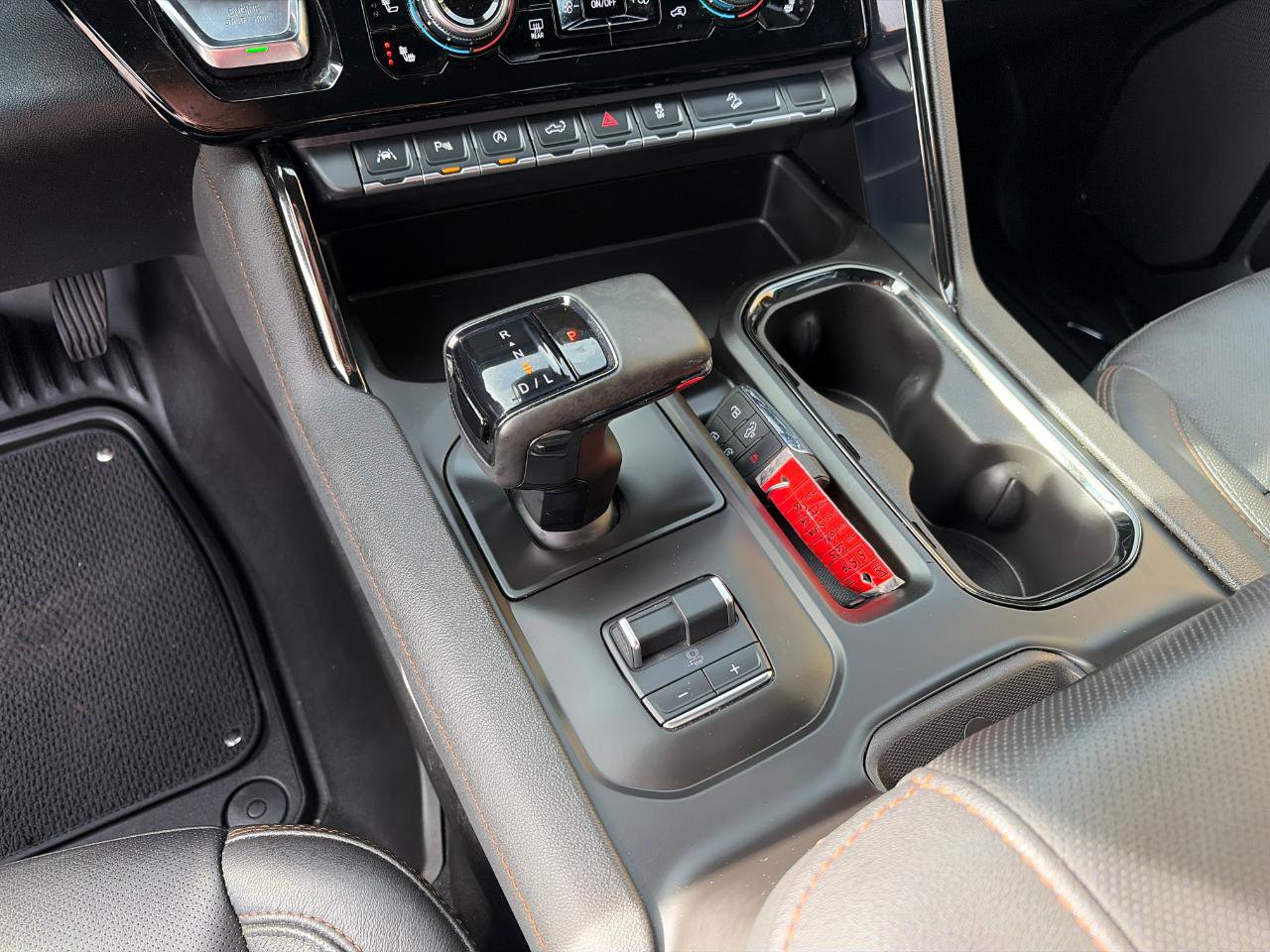 Used 2025 GMC Sierra 1500 AT4 w/ AT4 Premium Package image 24