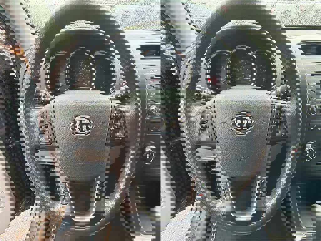 Used 2013 Kia Sorento LX w/ Value Pkg image 21