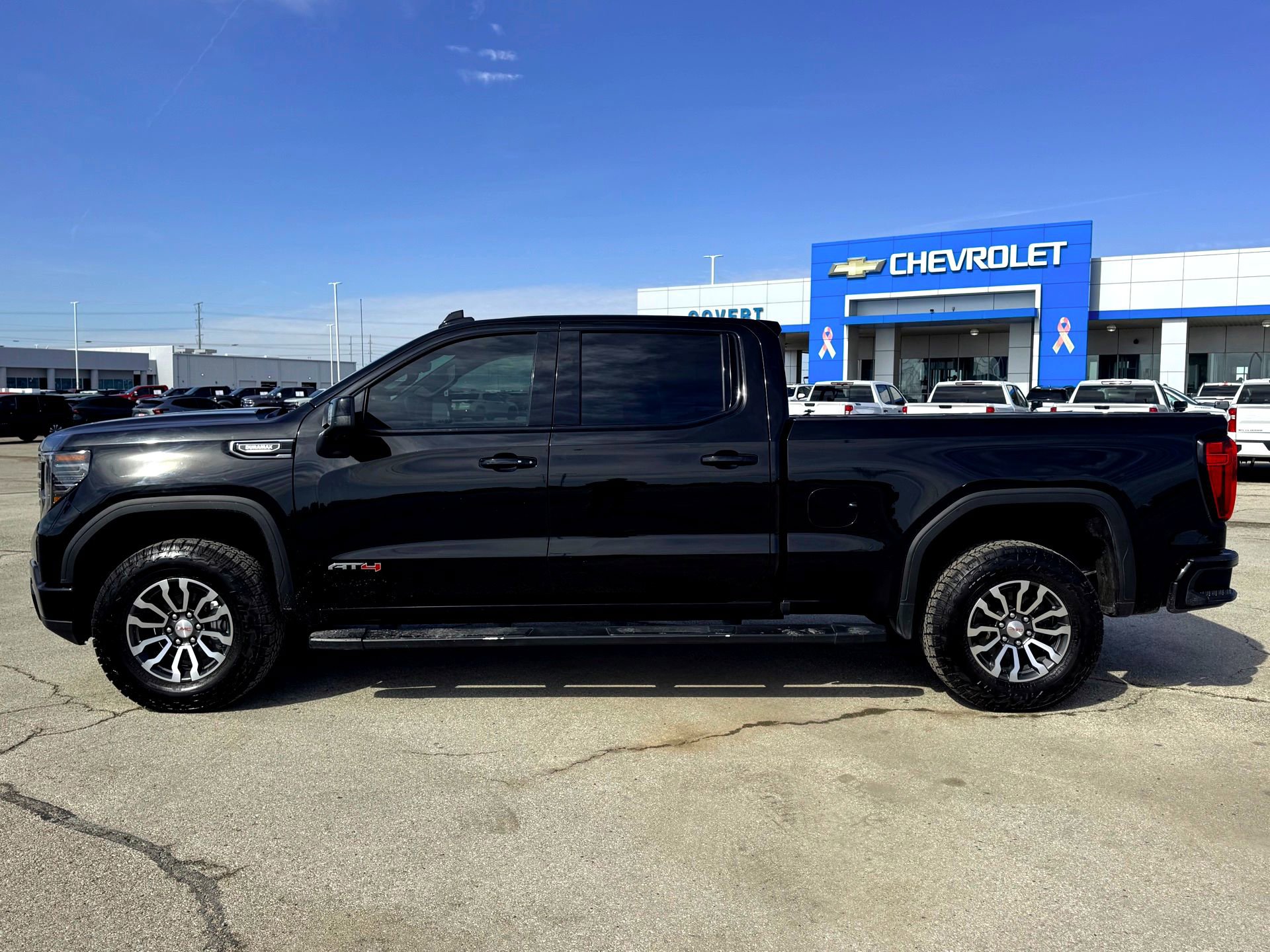Used 2023 GMC Sierra 1500 AT4 w/ Technology Package image 10