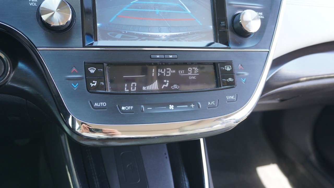 Used 2018 Toyota Avalon XLE Premium FWD image 19