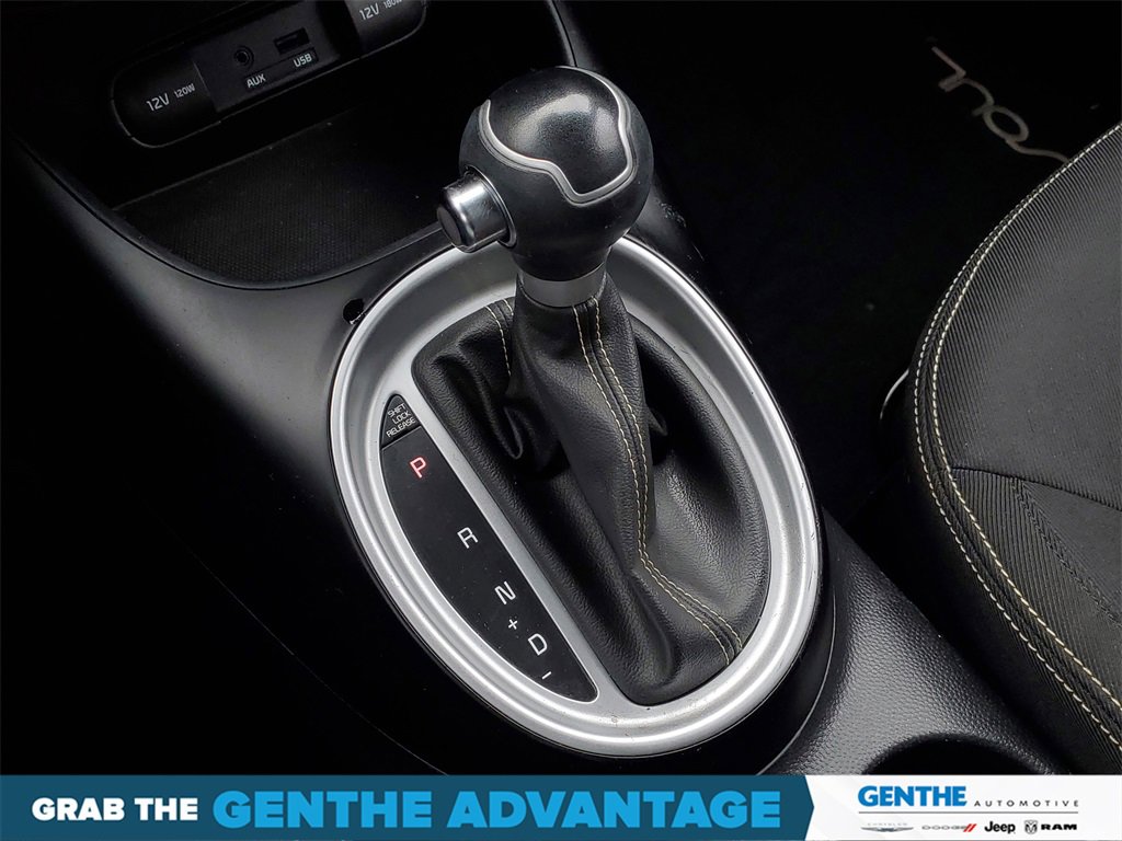 Used 2015 Kia Soul + image 21