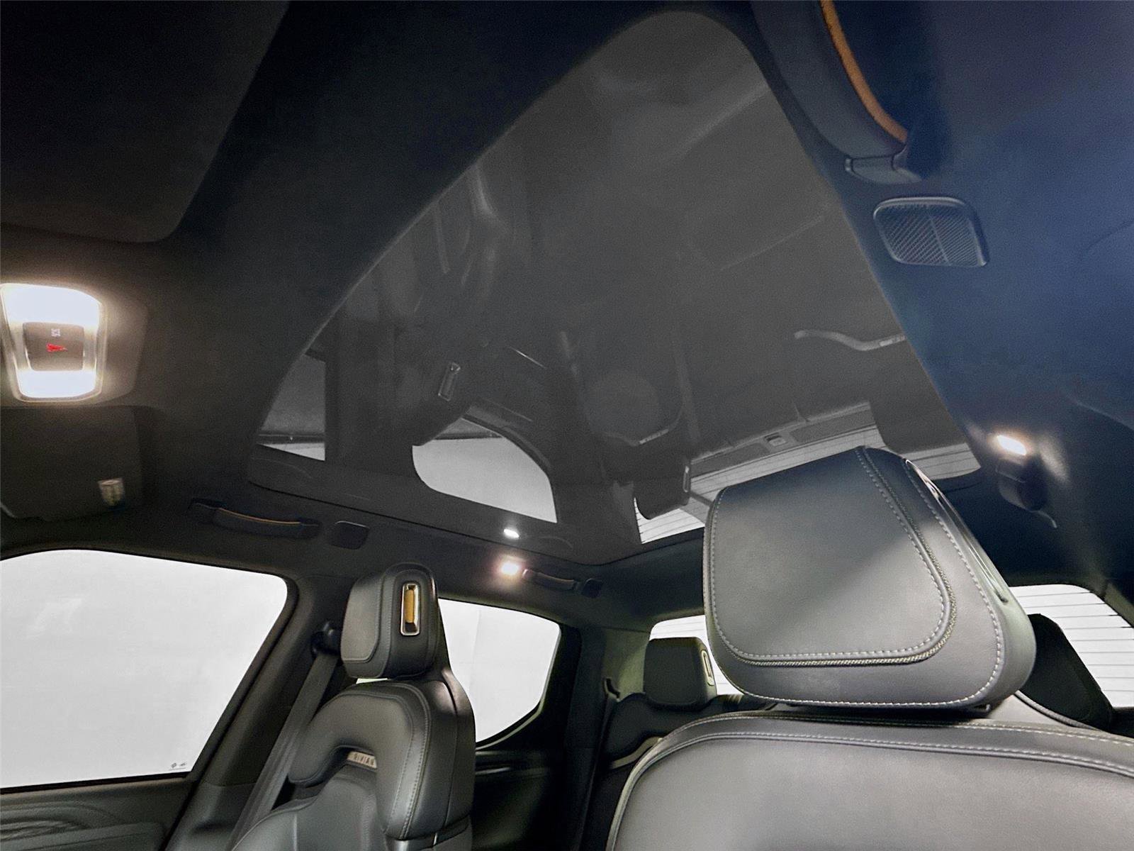 Used 2022 Rivian R1T Launch Edition image 14