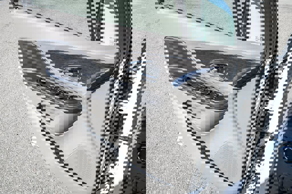 Used 2016 Buick Encore FWD image 25