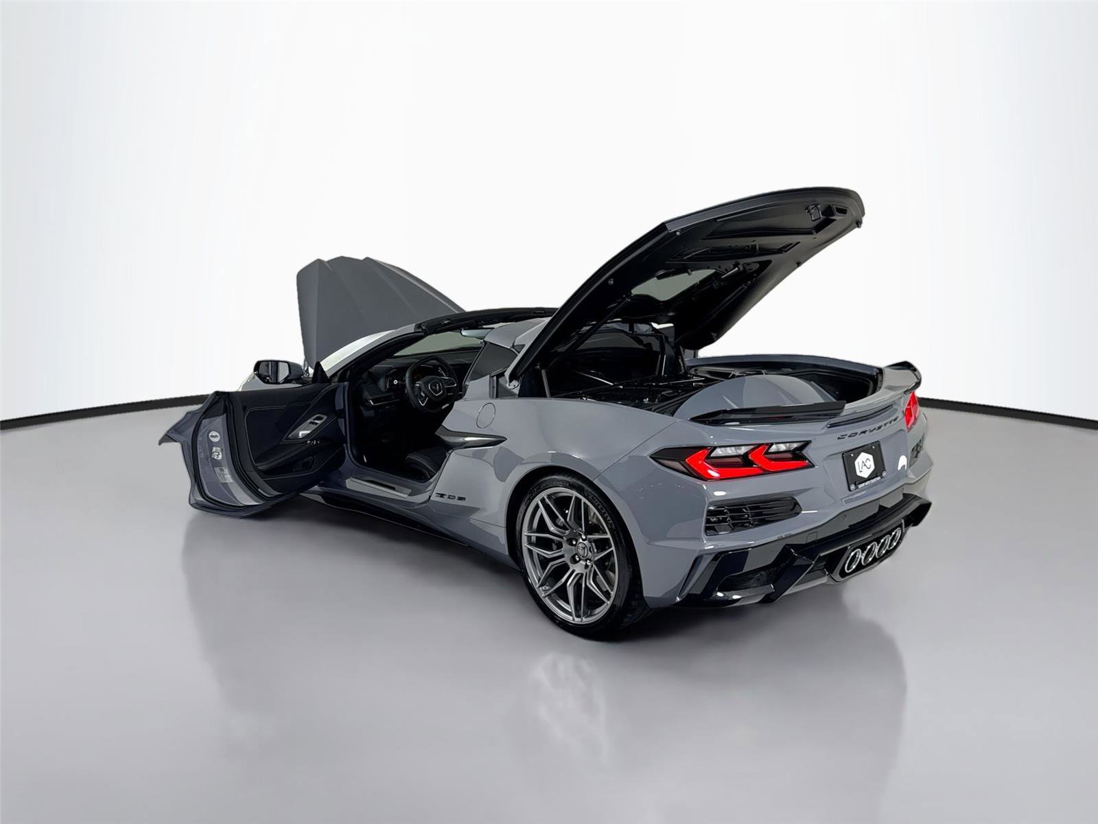 Used 2025 Chevrolet Corvette Z06 RWD image 40