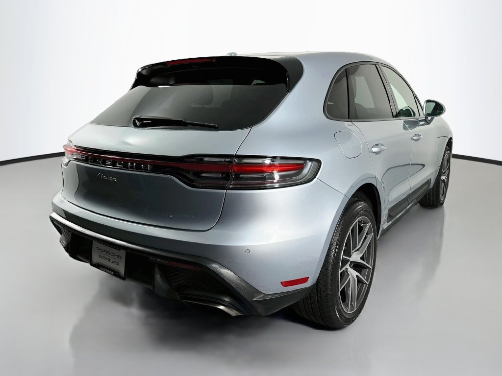 Certified 2024 Porsche Macan AWD/4WD image 9