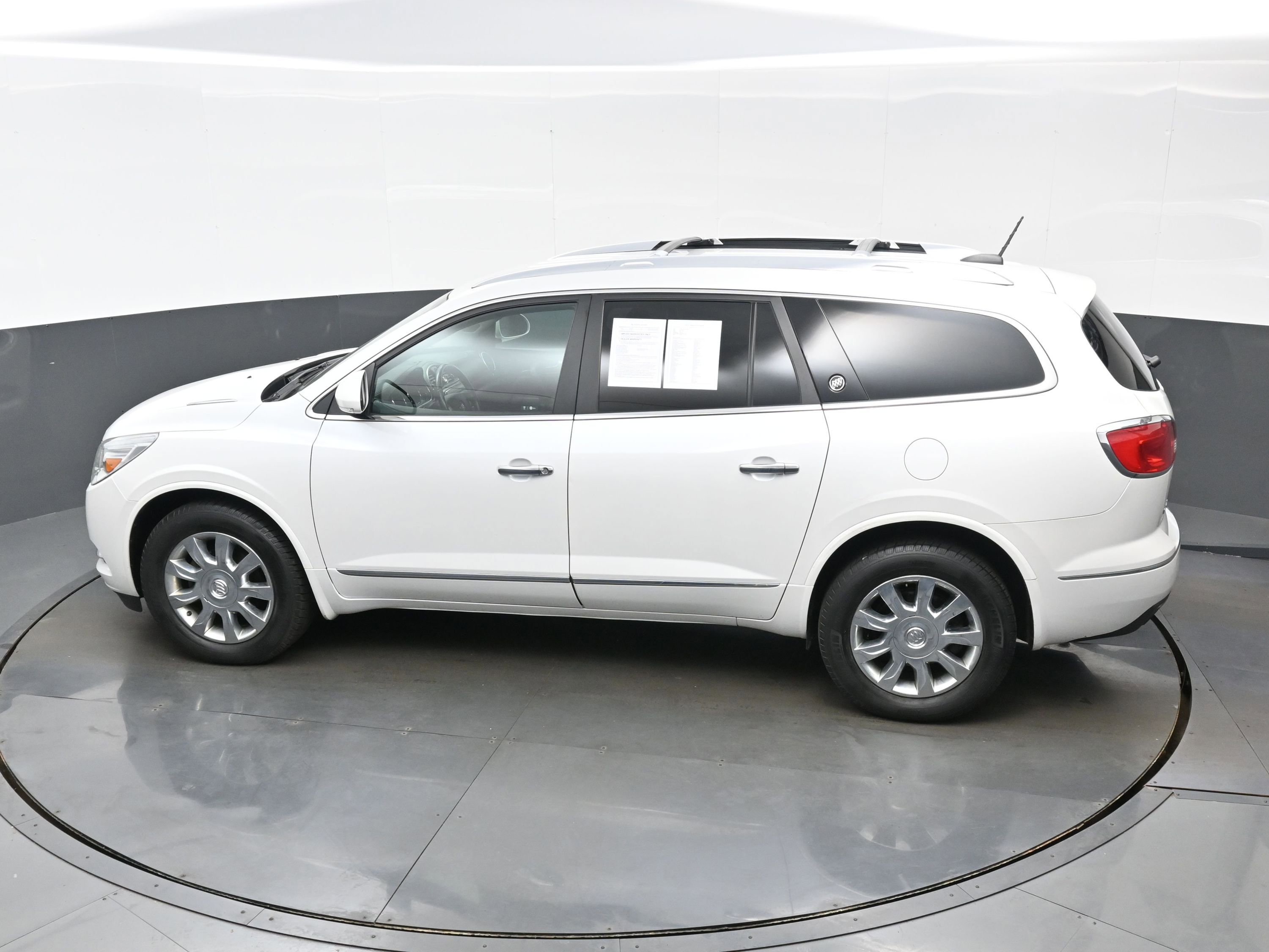 Used 2017 Buick Enclave Premium AWD/4WD image 33