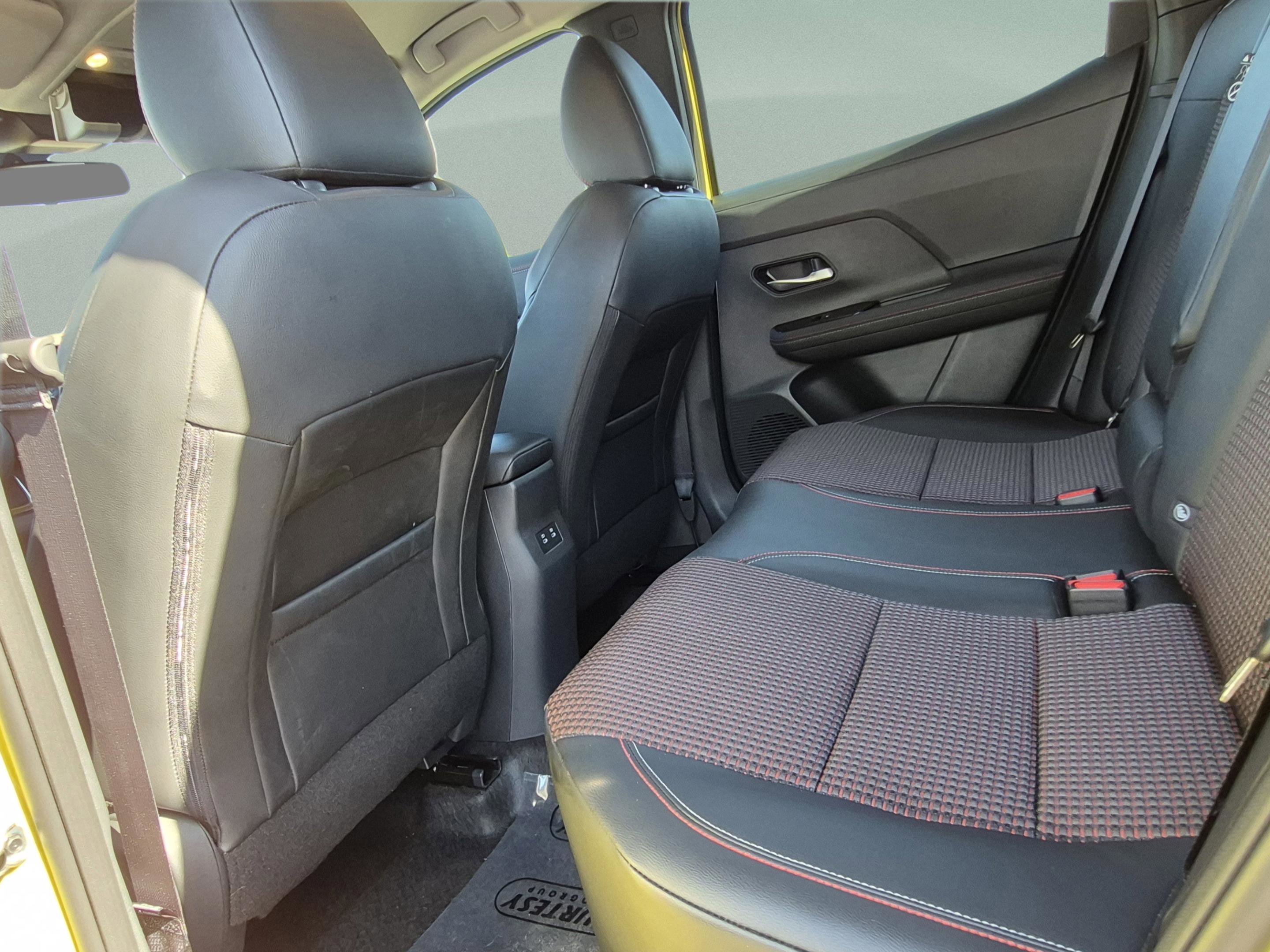 Certified 2025 Nissan Kicks SR FWD image 17