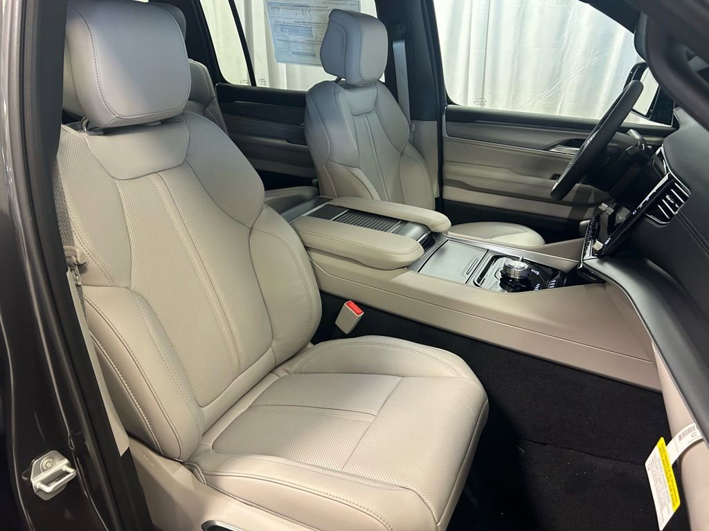 New 2026 Jeep Grand Wagoneer L 4WD image 22