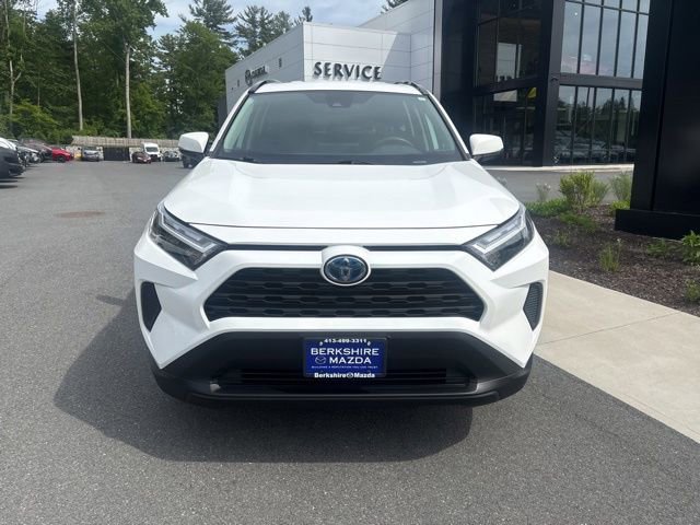 Used 2024 Toyota RAV4 LE AWD/4WD image 2