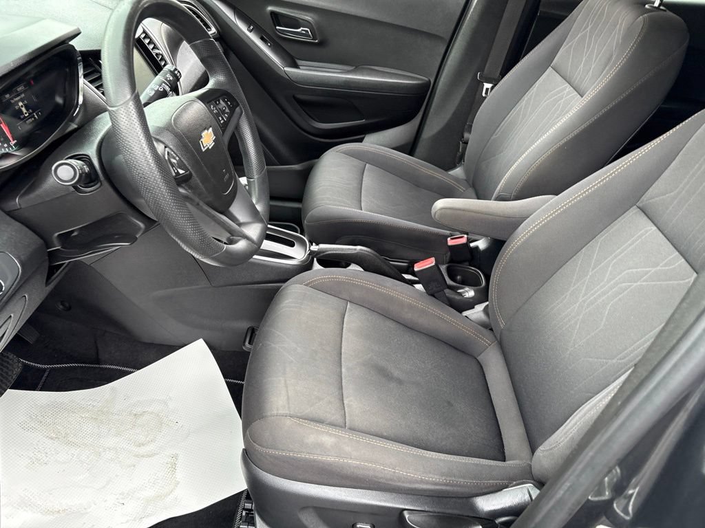 Used 2017 Chevrolet Trax LT FWD image 8