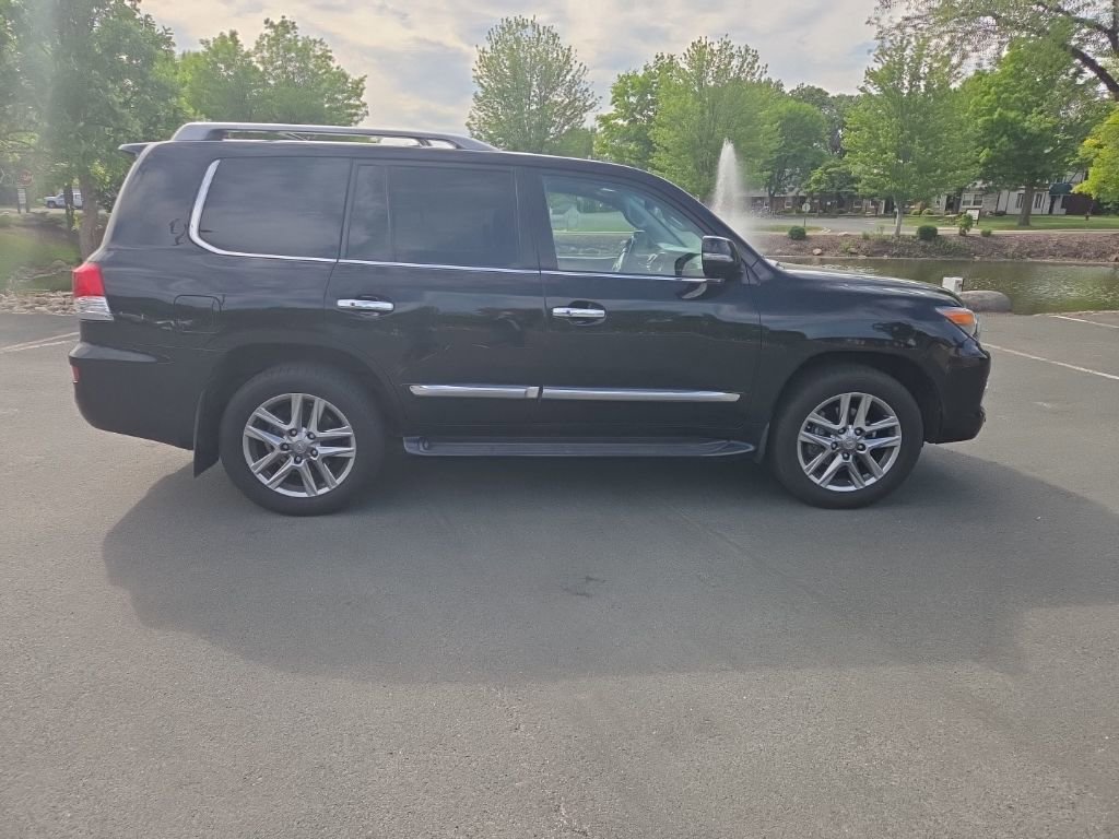 Used 2014 Lexus LX 570 4WD image 25