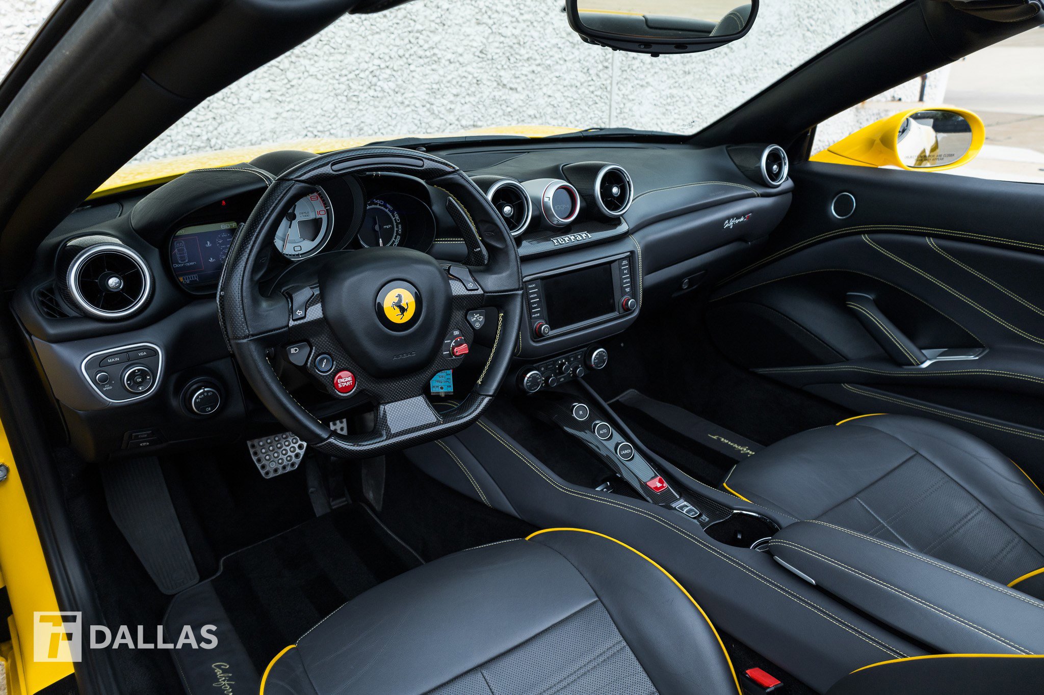 Used 2016 Ferrari California T RWD image 21