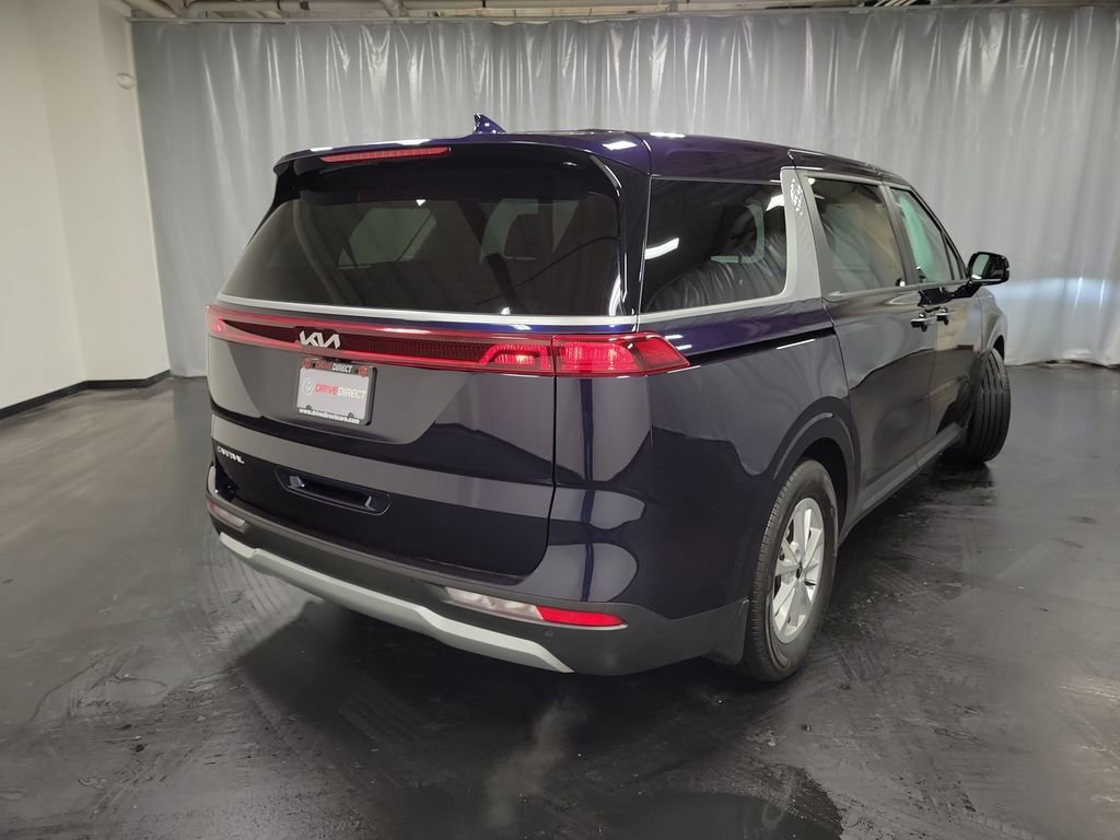 Used 2024 Kia Carnival LX image 8