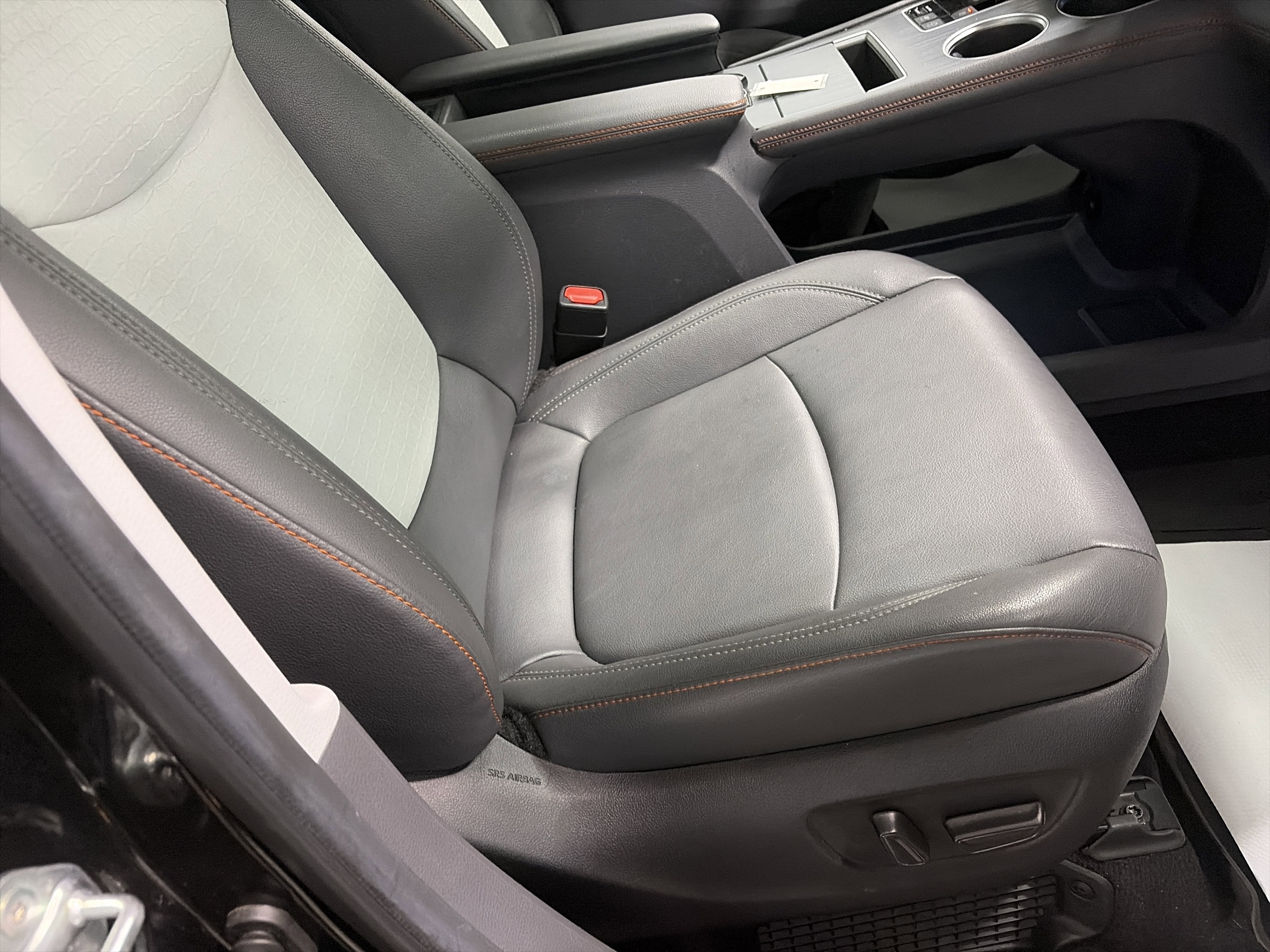 Used 2023 Toyota Sienna XSE w/ XSE Plus Package image 36