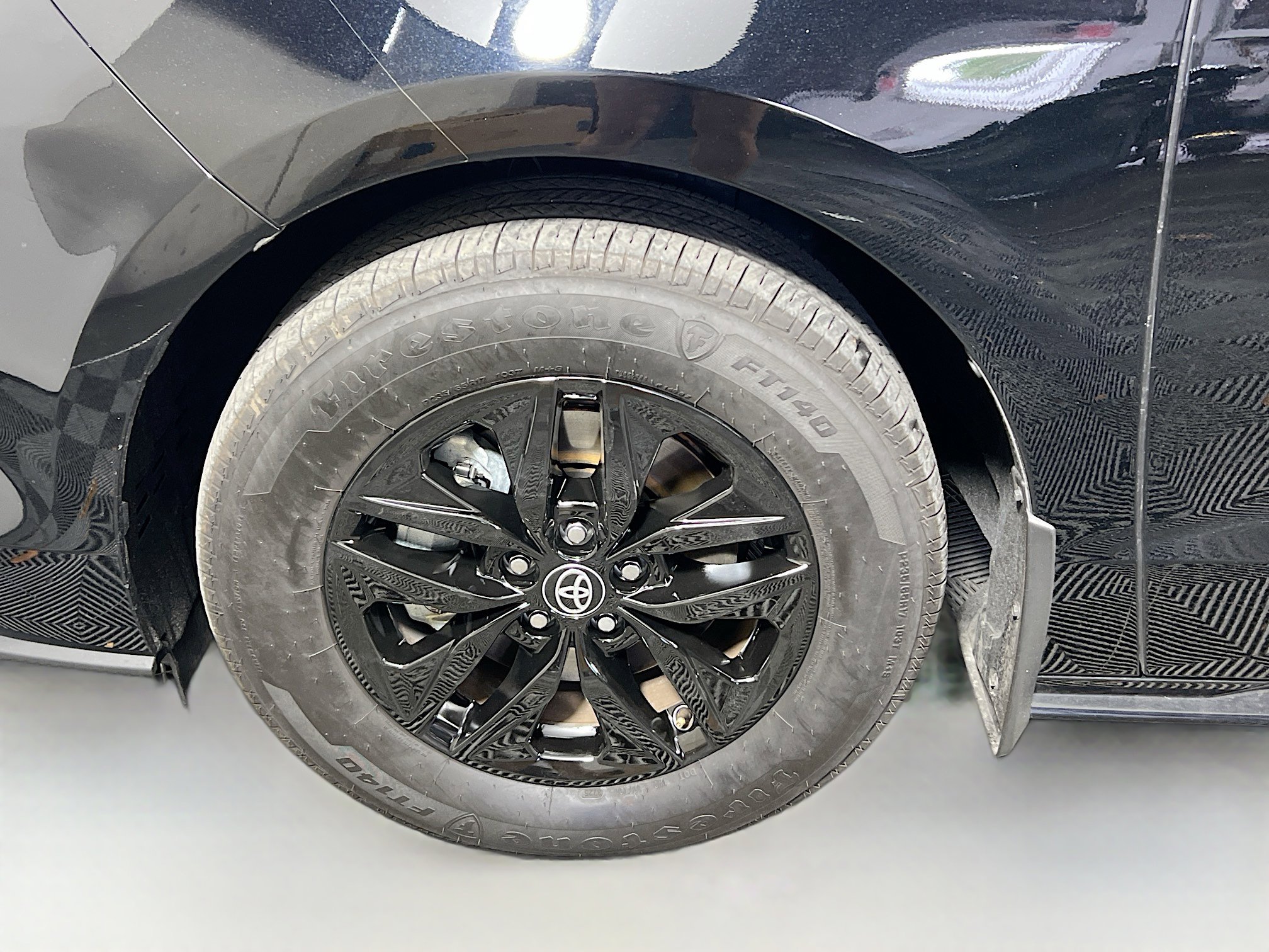 Used 2025 Toyota Sienna XLE FWD image 13