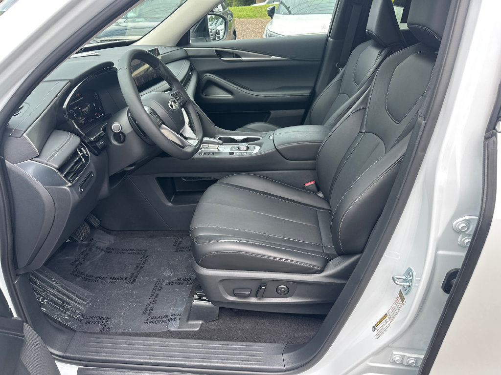 Used 2026 INFINITI QX60 Pure w/ Cargo Package FWD image 9