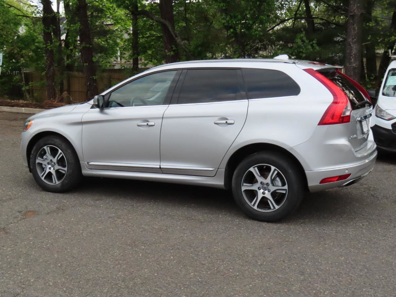 Used 2015 Volvo XC60 T6 AWD/4WD image 3