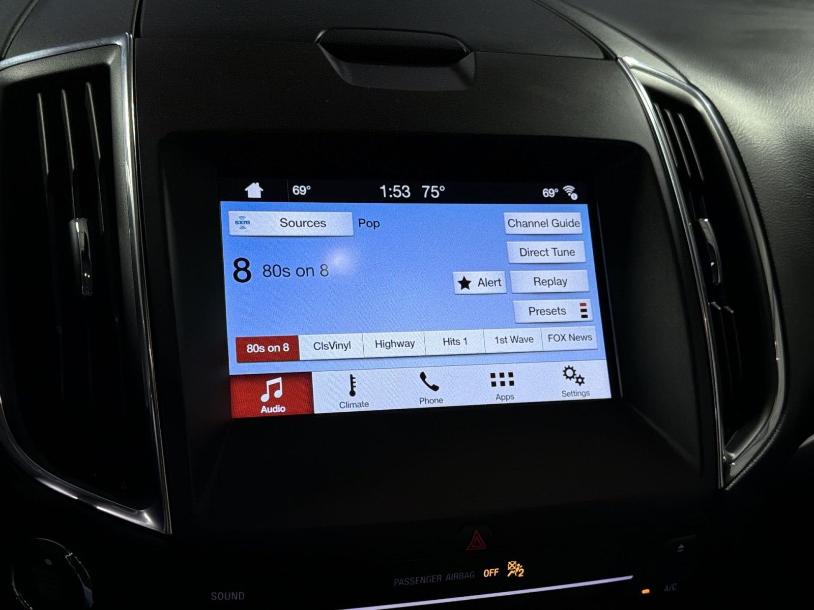 Used 2019 Ford Edge Titanium w/ Class II Trailer Tow Package AWD/4WD image 37