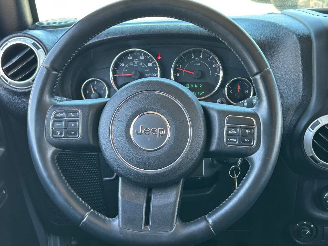 Used 2016 Jeep Wrangler Unlimited Sahara w/ Connectivity Group AWD/4WD image 20