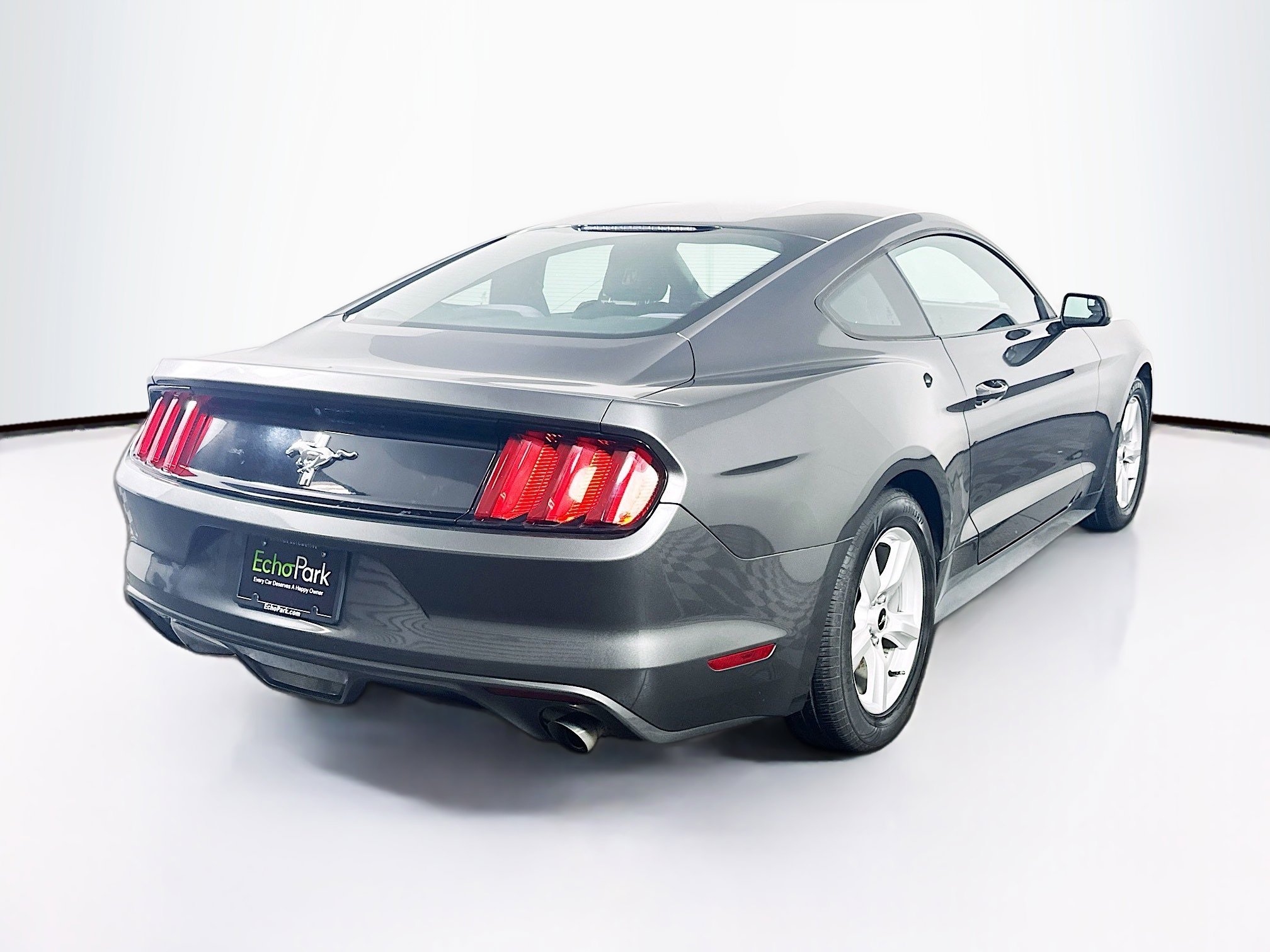 Used 2017 Ford Mustang V6 image 9