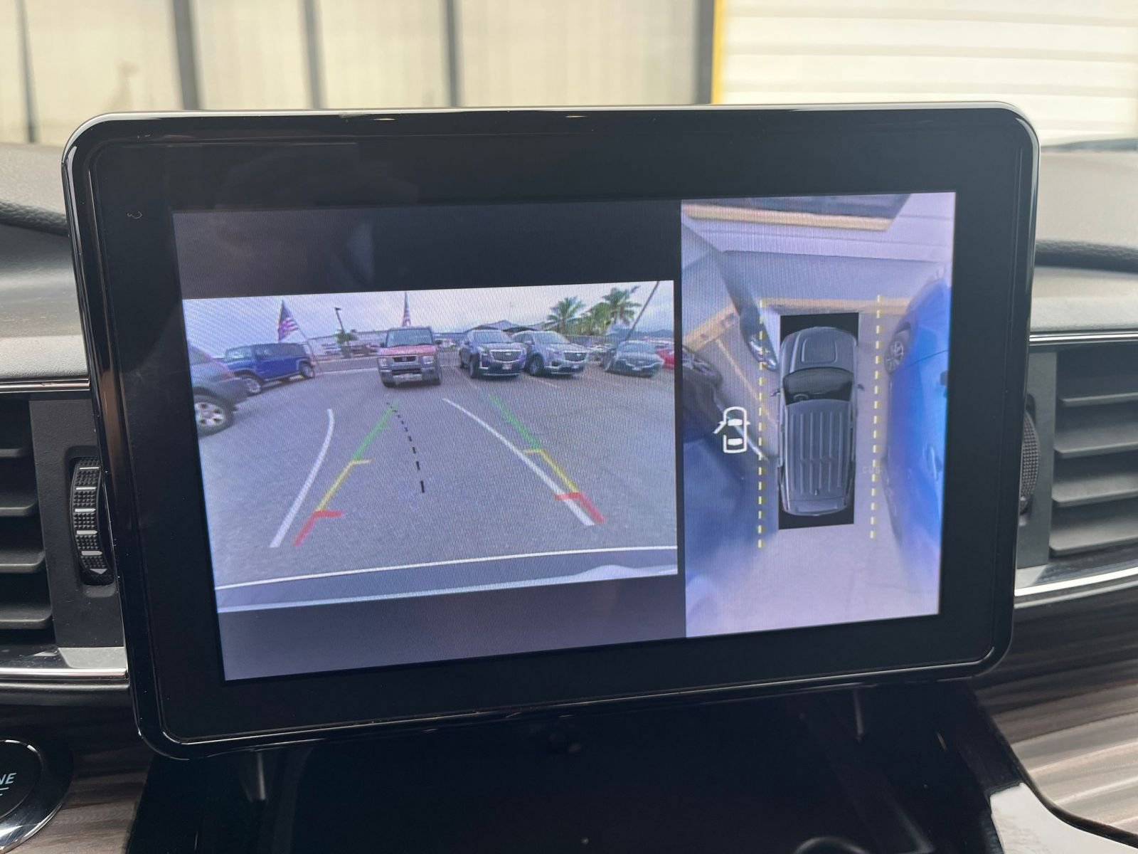 Used 2023 Ford Explorer Limited image 27