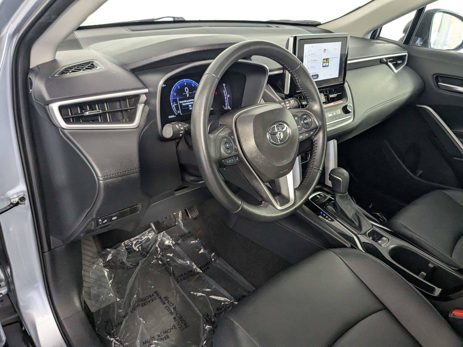 Certified 2025 Toyota Corolla Cross XLE FWD image 13