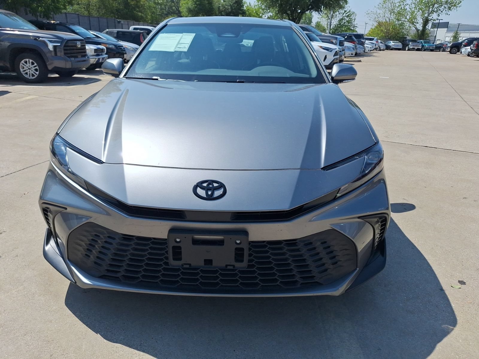 Used 2026 Toyota Camry SE FWD image 9