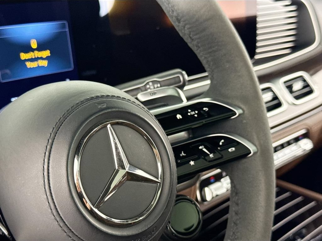 Used 2024 Mercedes-Benz GLS 63 AMG 4MATIC image 20