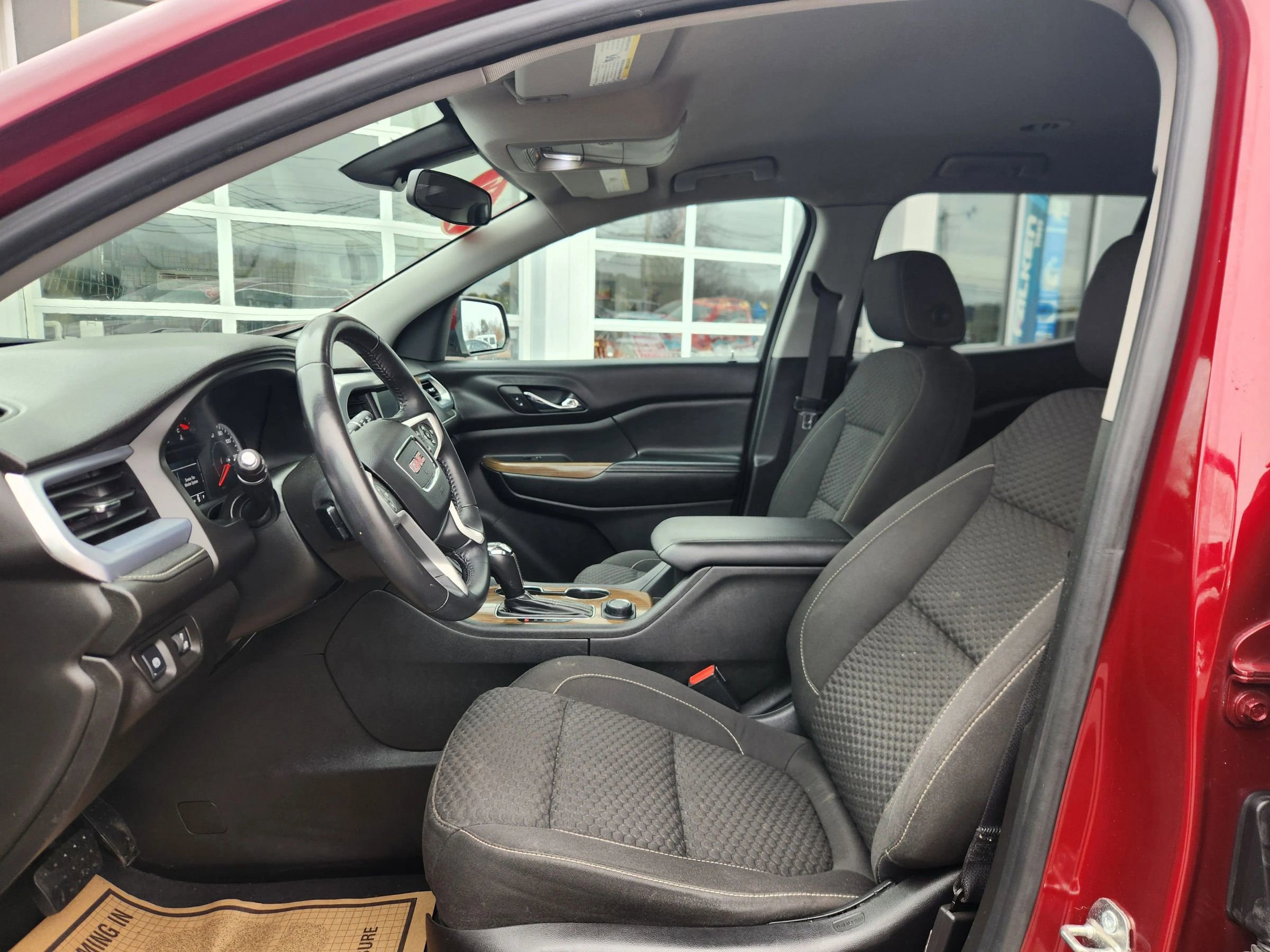 Used 2017 GMC Acadia SLE image 26