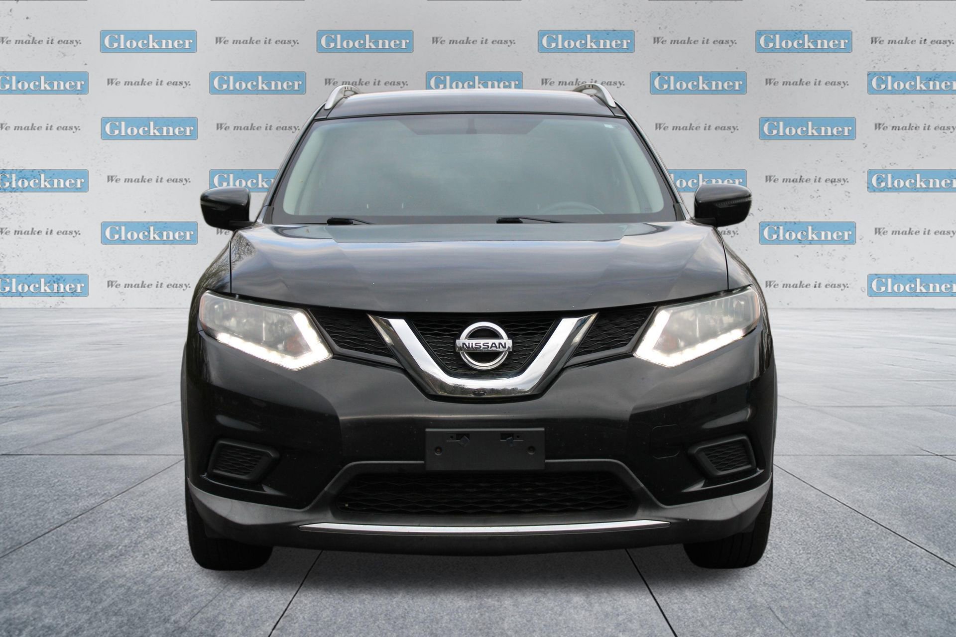 Used 2016 Nissan Rogue SV image 2