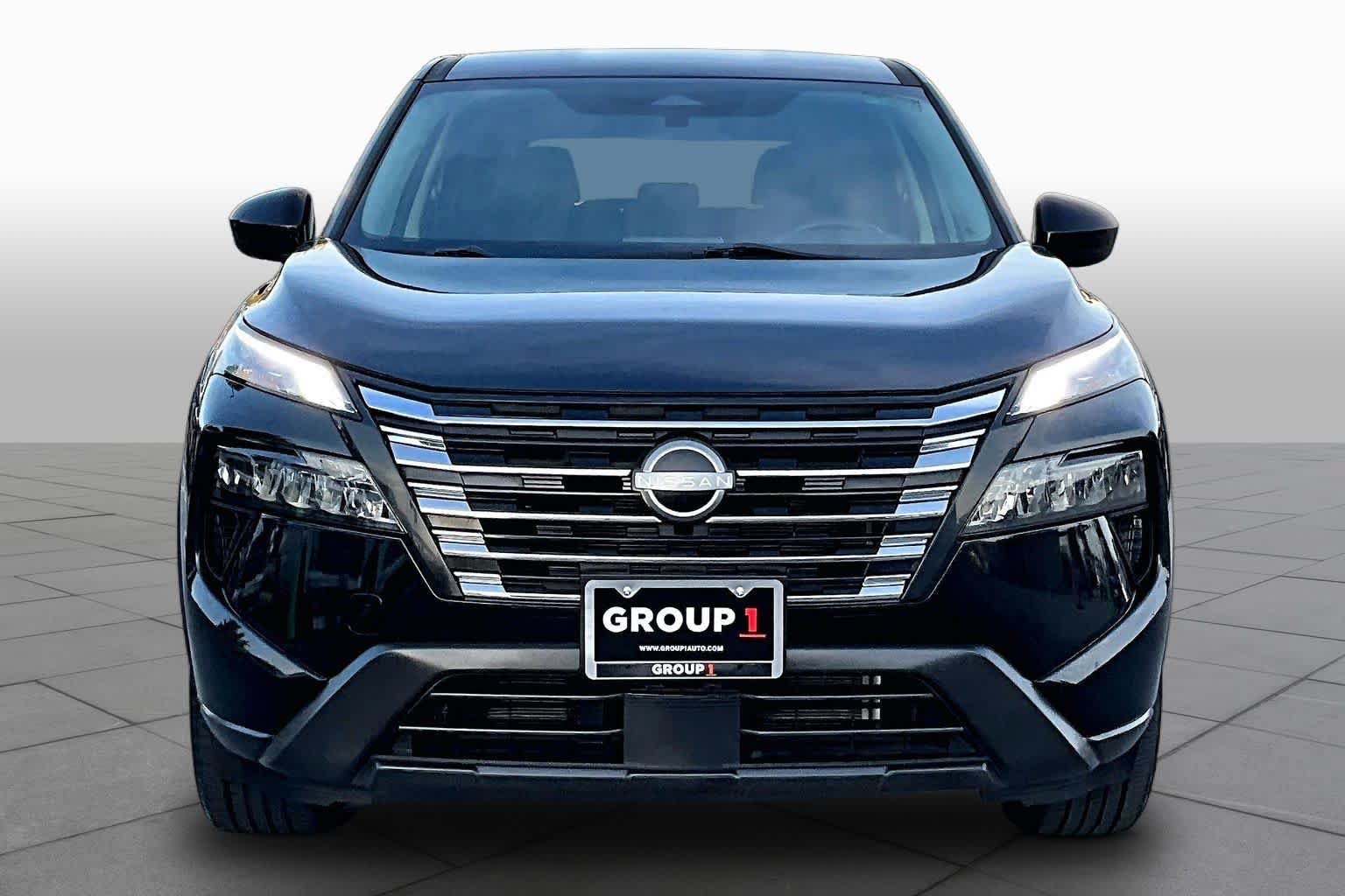Used 2024 Nissan Rogue SV FWD image 4