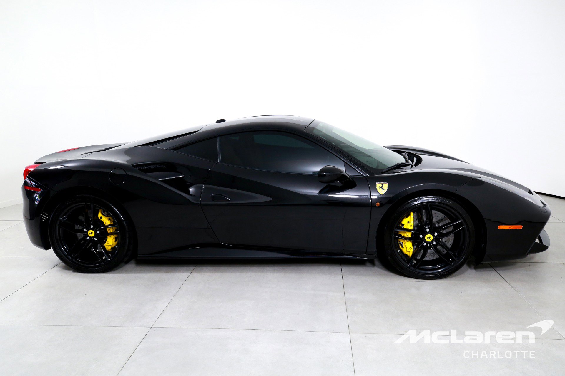 Used 2018 Ferrari 488 GTB RWD image 9
