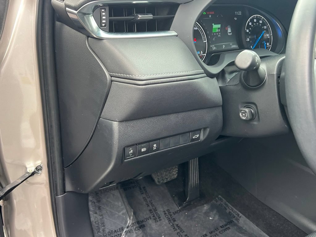 Certified 2023 Toyota Venza LE AWD/4WD image 15