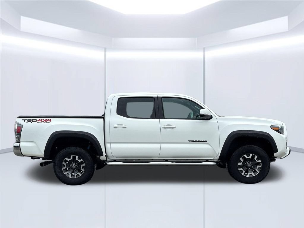 Used 2023 Toyota Tacoma TRD Off-Road AWD/4WD image 9