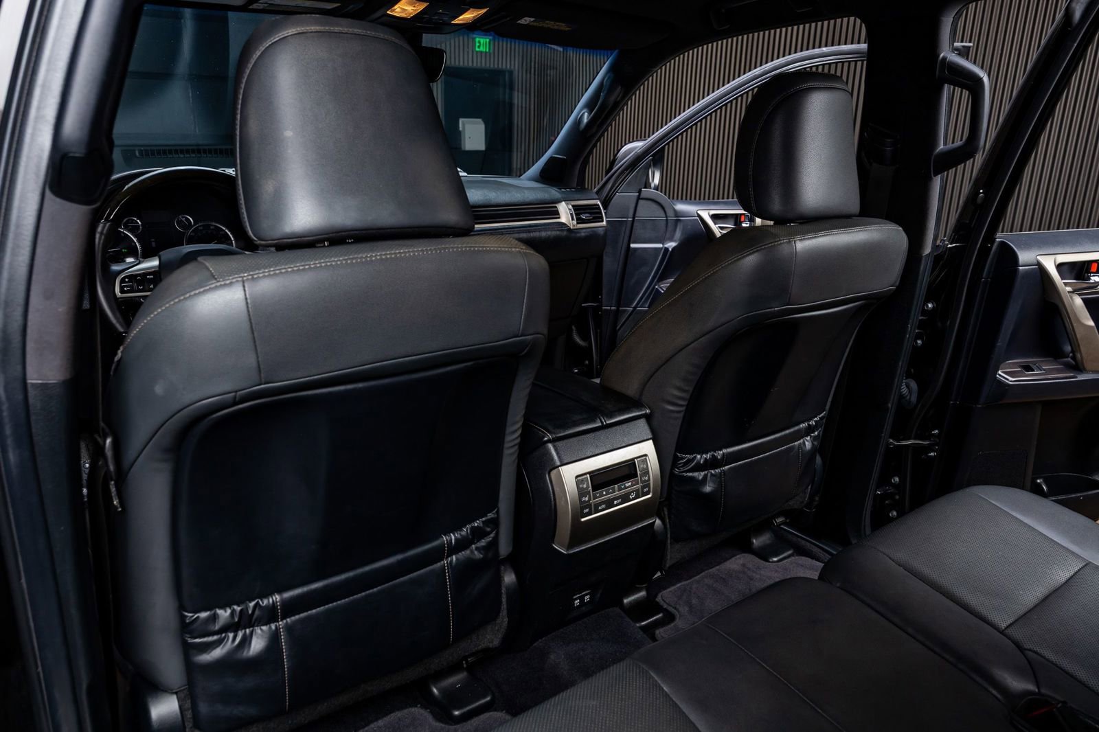 Used 2020 Lexus GX 460 Premium w/ Premium Package AWD/4WD image 34