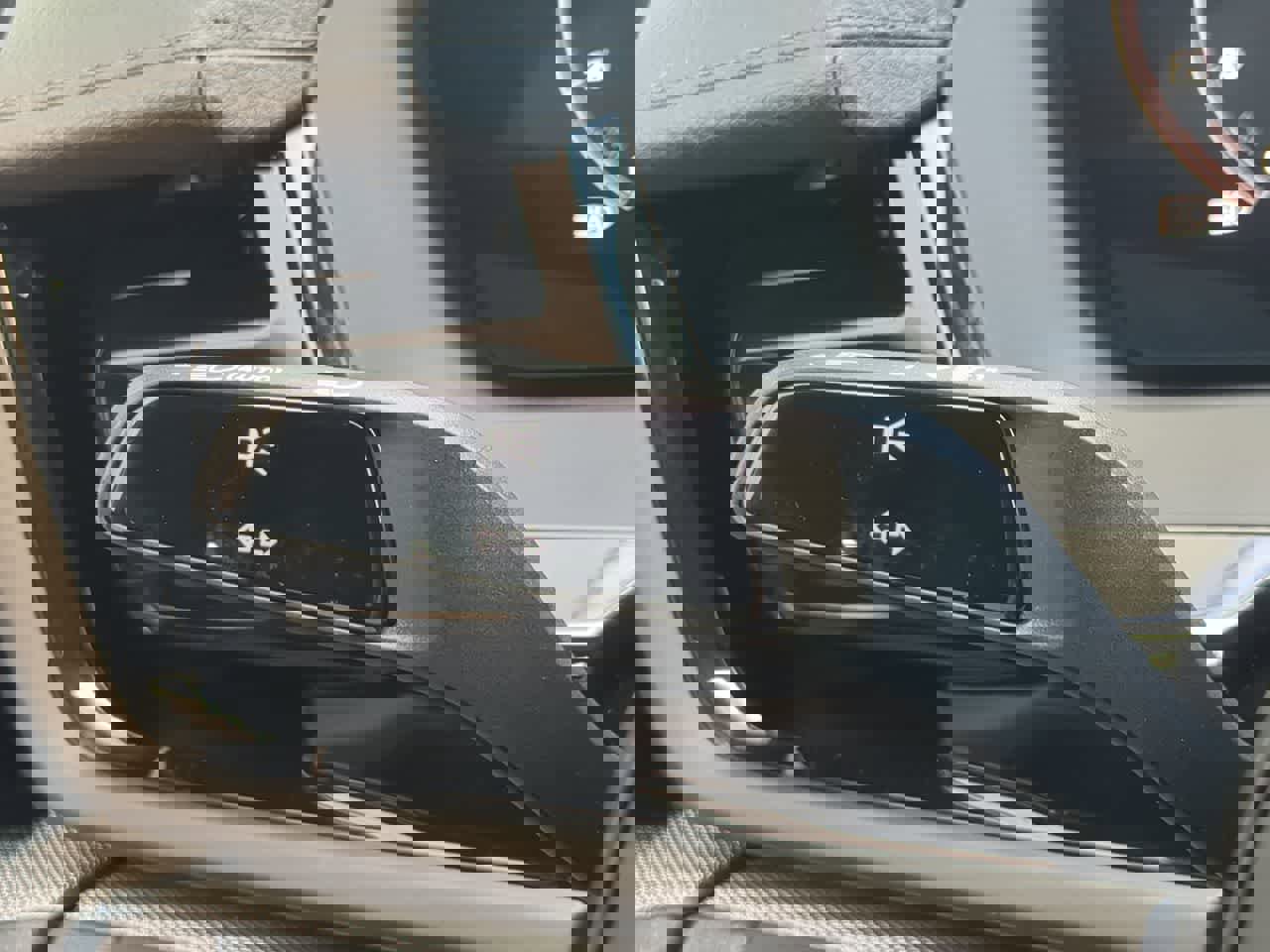 Used 2025 Porsche Panamera image 29