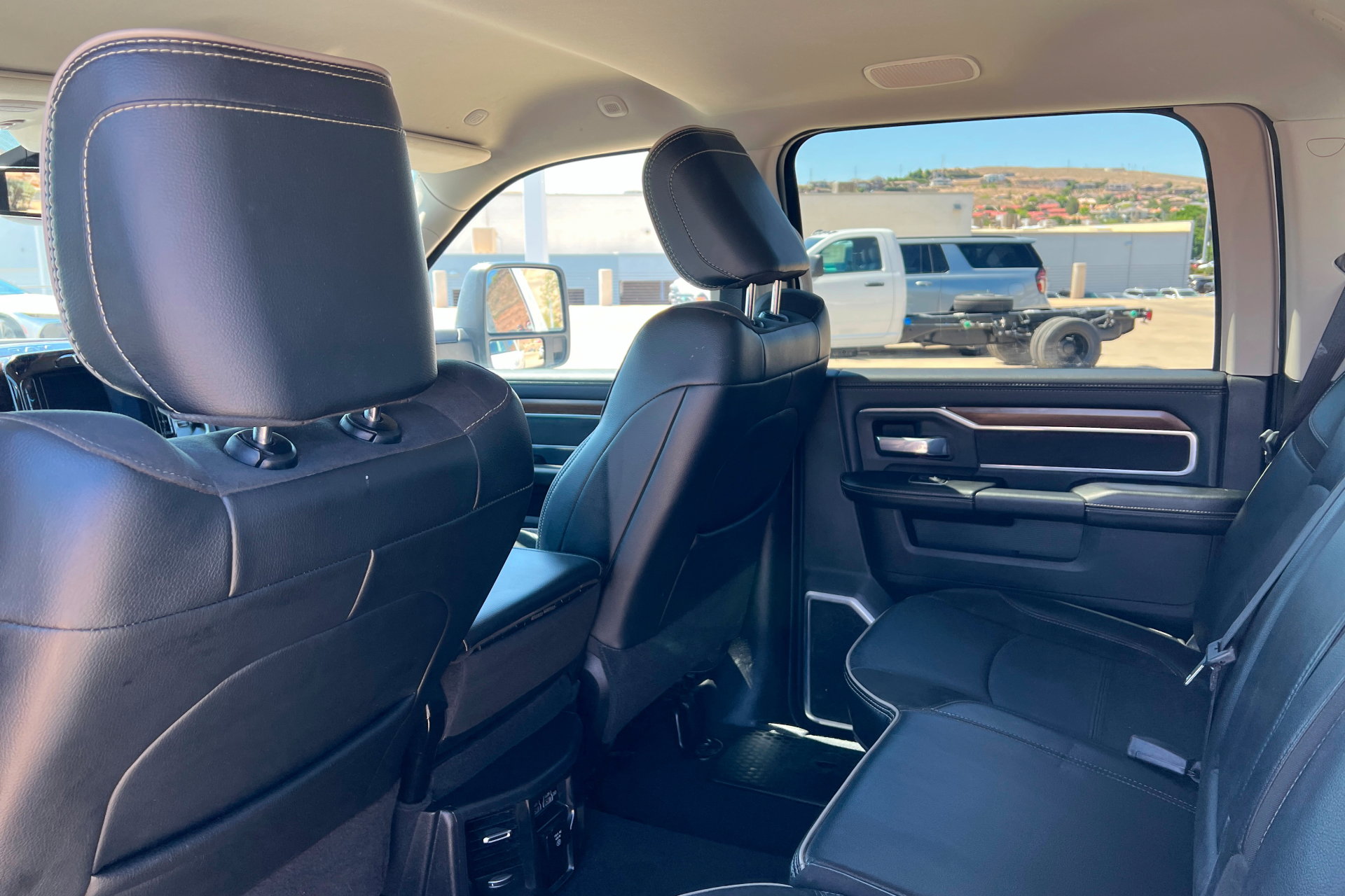 Used 2024 RAM 2500 Laramie AWD/4WD image 19