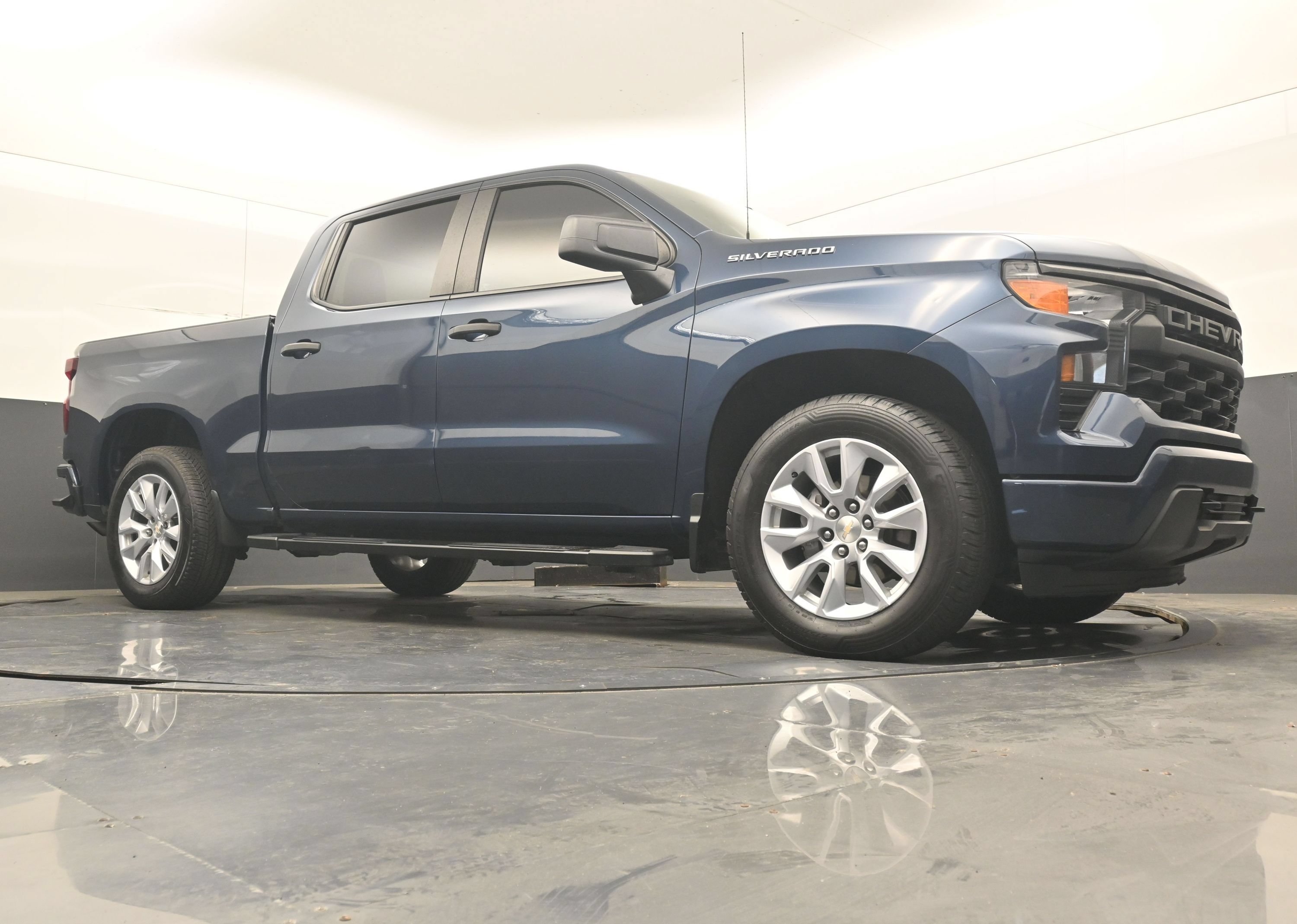 Used 2022 Chevrolet Silverado 1500 Custom RWD image 18