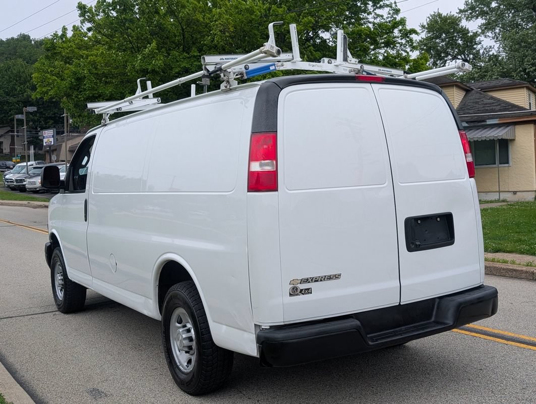 Used 2019 Chevrolet Express 2500 w/ Driver Convenience Package RWD image 7