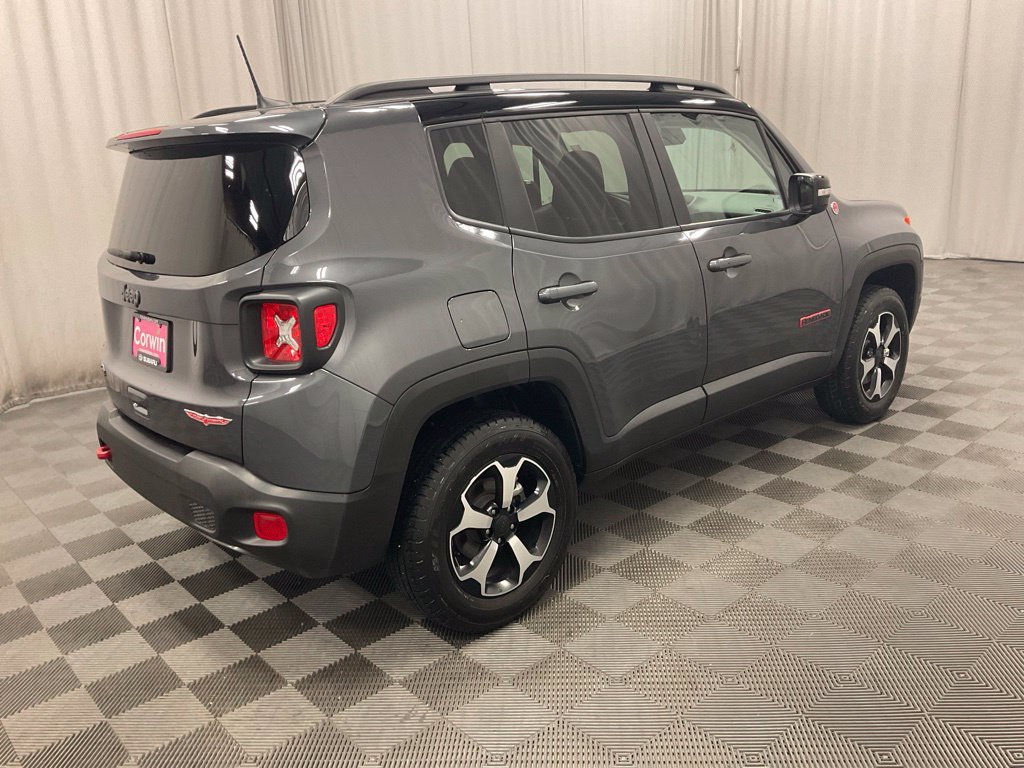 Used 2022 Jeep Renegade Trailhawk AWD/4WD image 2