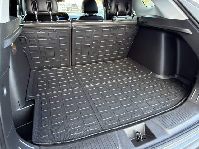 Used 2024 Chevrolet Trax LT w/ LT Convenience Package image 27