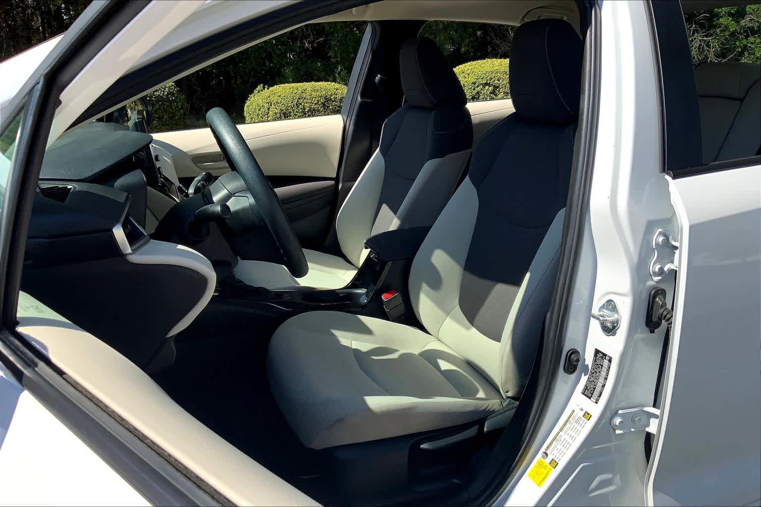 Used 2022 Toyota Corolla LE image 8