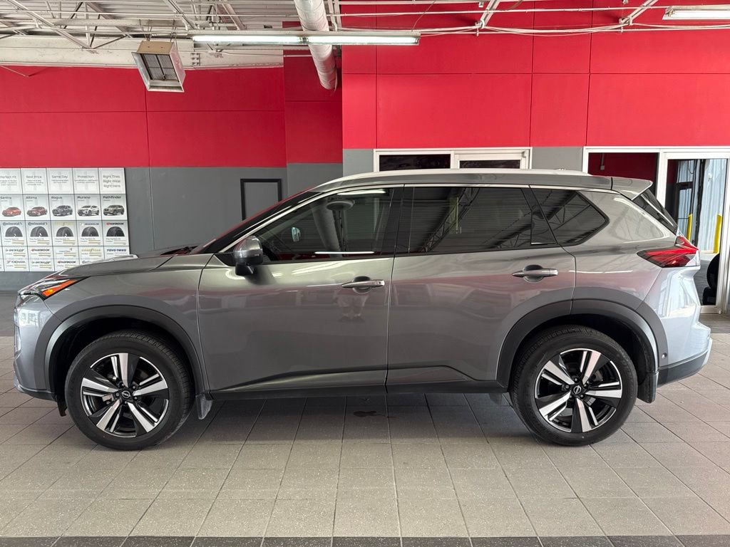Certified 2025 Nissan Rogue SL AWD/4WD image 2