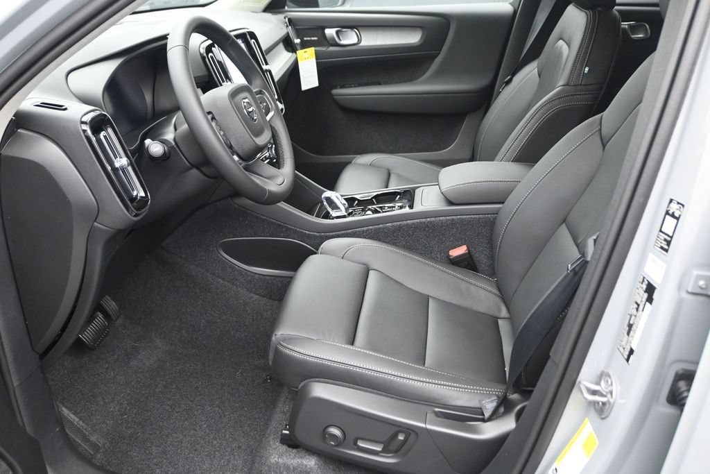 New 2026 Volvo XC40 B5 Plus AWD/4WD image 11