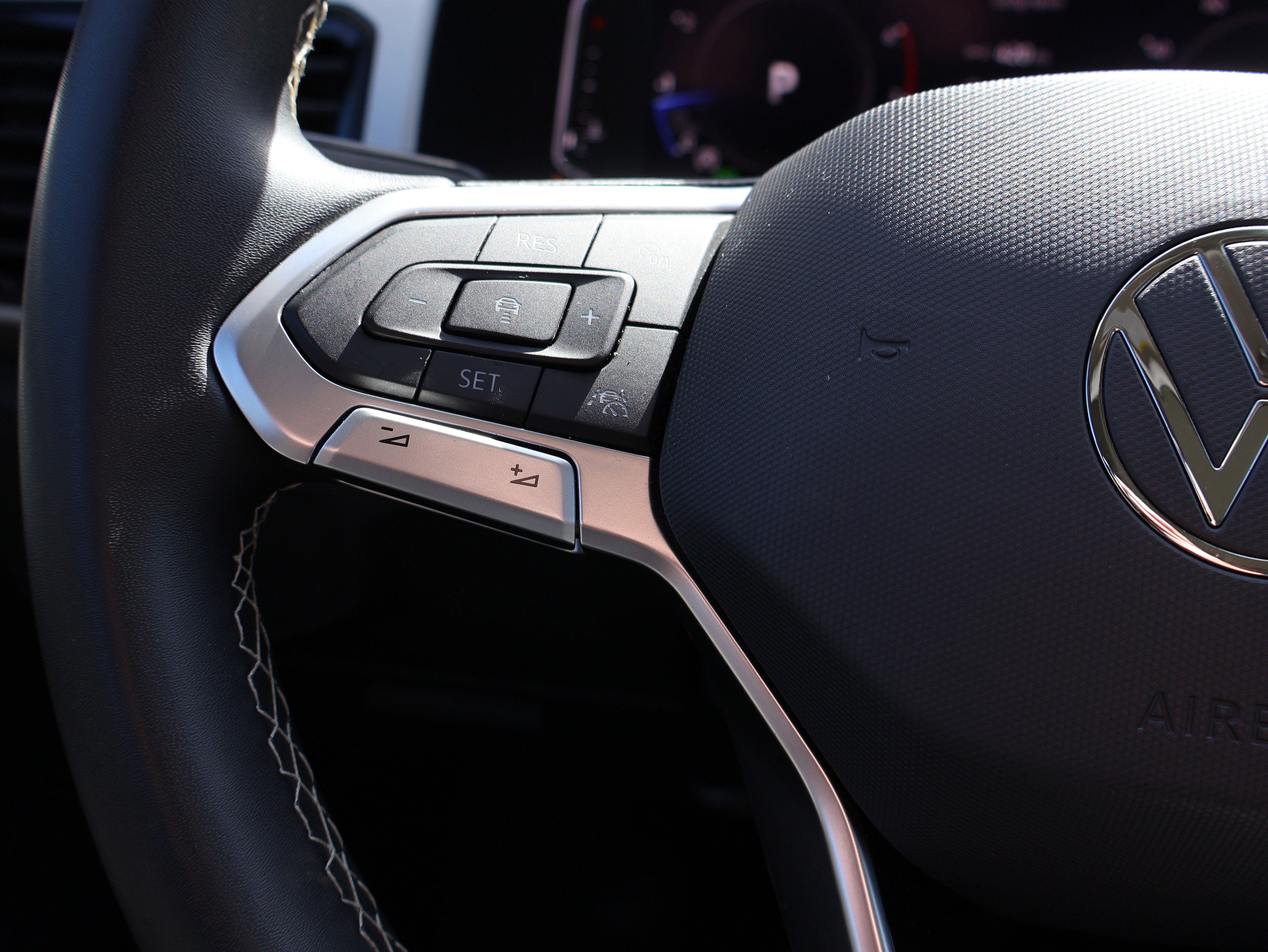 Used 2023 Volkswagen Atlas SEL image 31