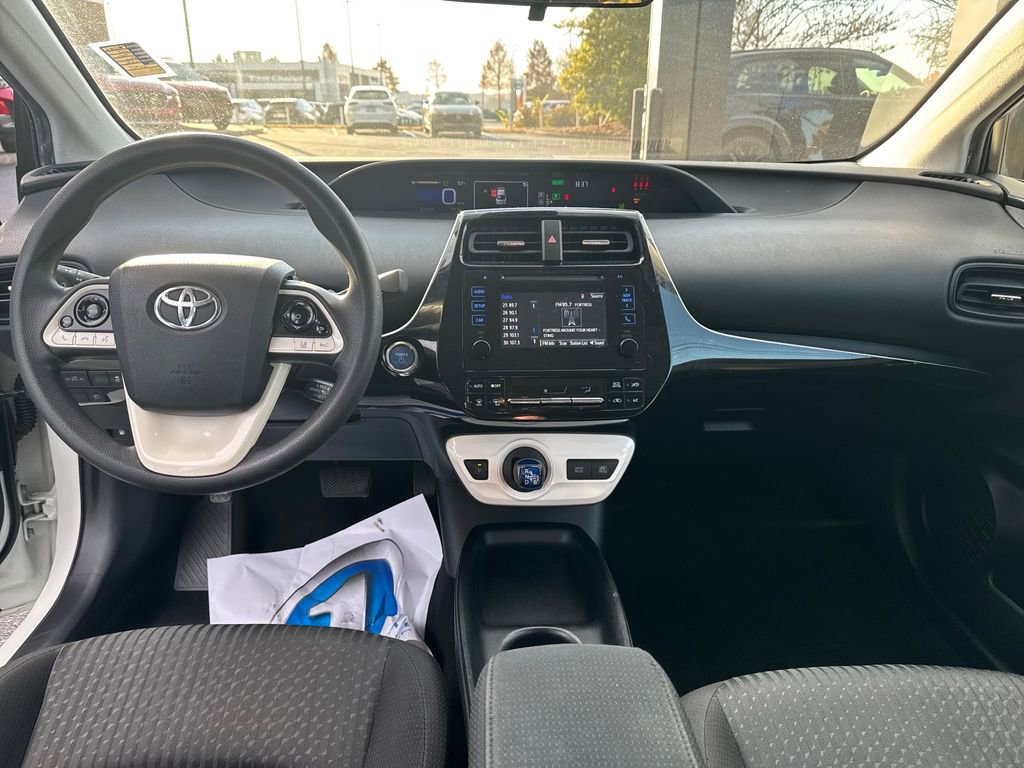 Used 2018 Toyota Prius Four image 14