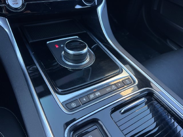 Used 2019 Jaguar XE S RWD image 23