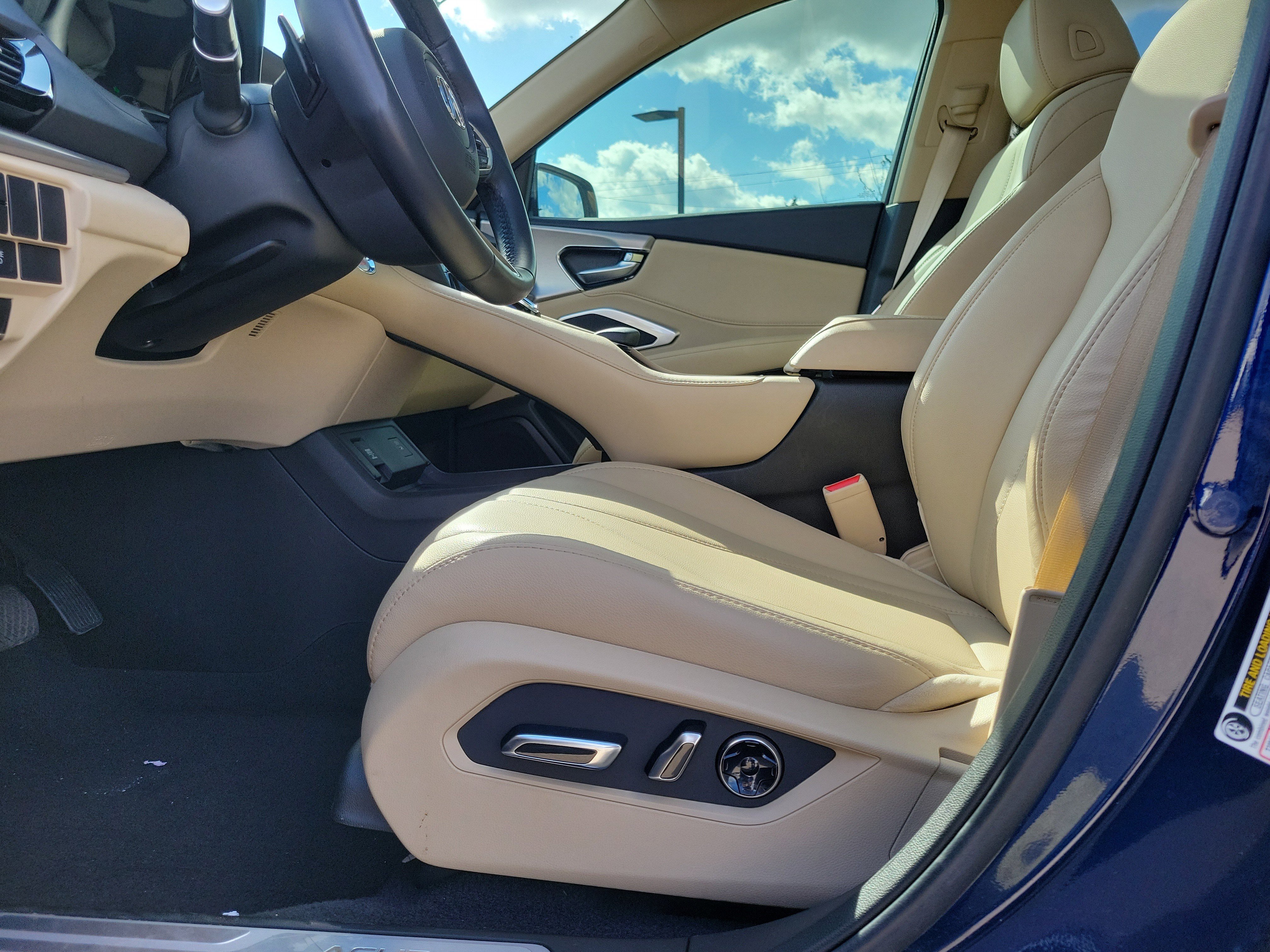 Used 2024 Acura RDX SH-AWD image 17