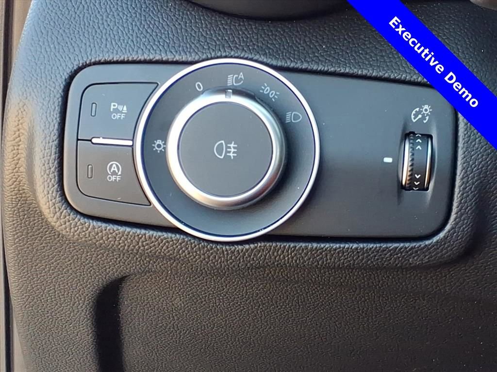 New 2025 Alfa Romeo Giulia w/ Driving Assist Package RWD image 26
